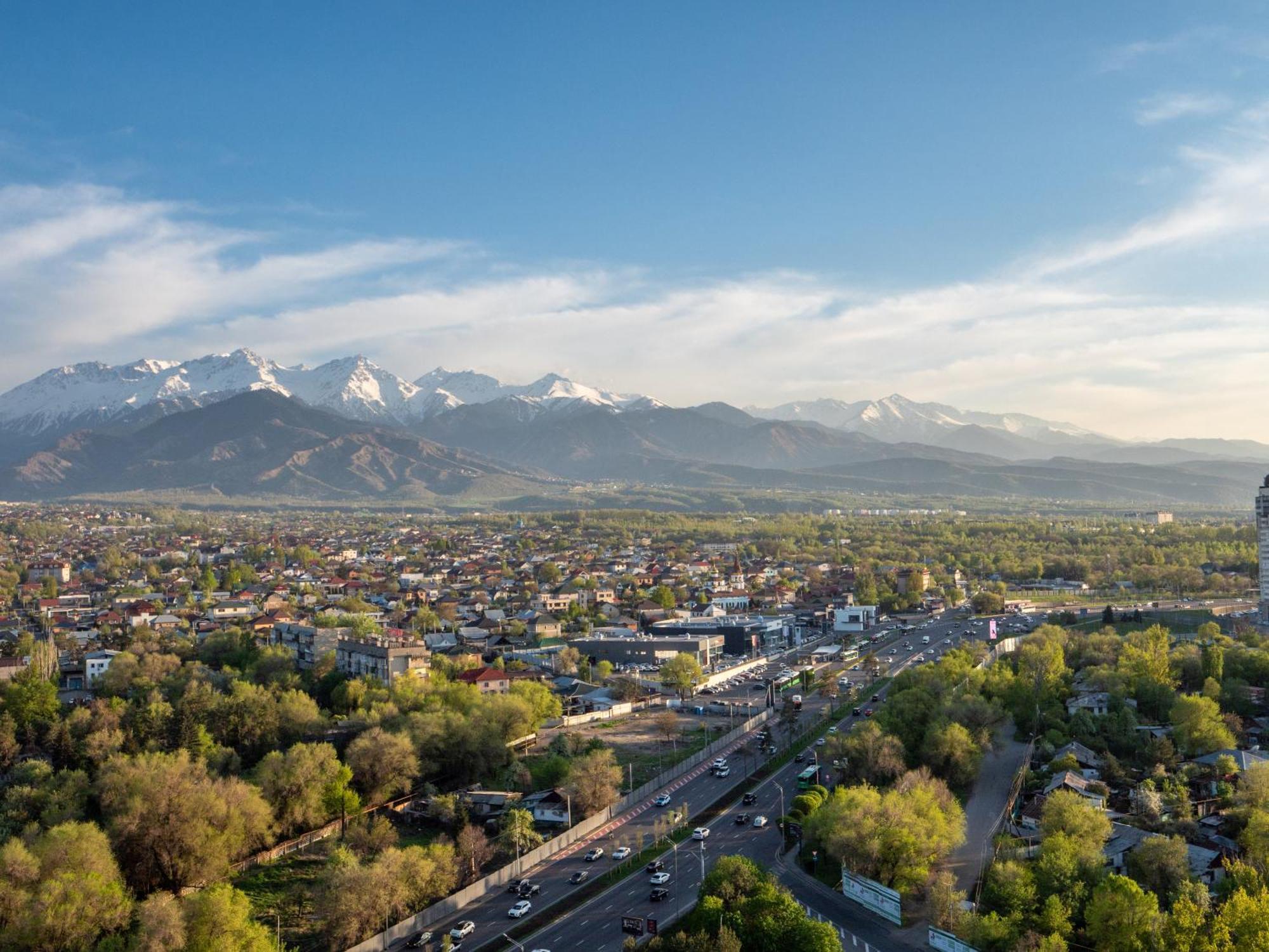 с потрясающим видом на горы-бизнес блок * Almaty